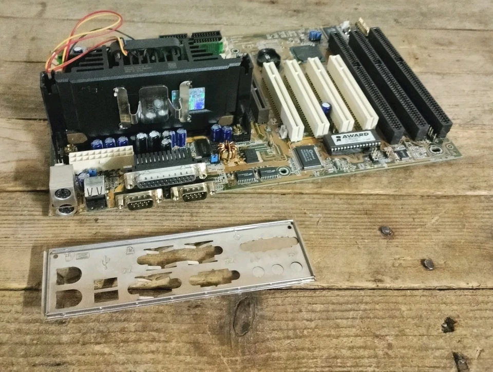 Asus P2B Slot 1 ATX Vintage Motherboard Intel 440BX AGP ISA Pentium II 350MHz ✅ - Immagine 3 di 4