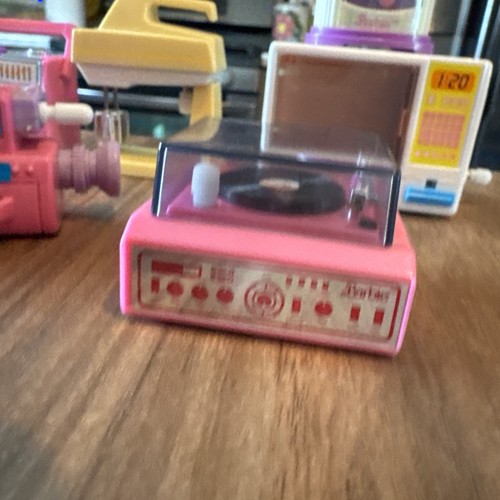 Vintage Barbie Wind Up Microwave Mixer Boom Box Camcorder Record Player Lot - Picture 3 of 5
