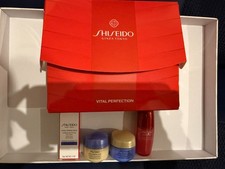 Shiseido Vital Perfectiion Set Uplifting, Ove...