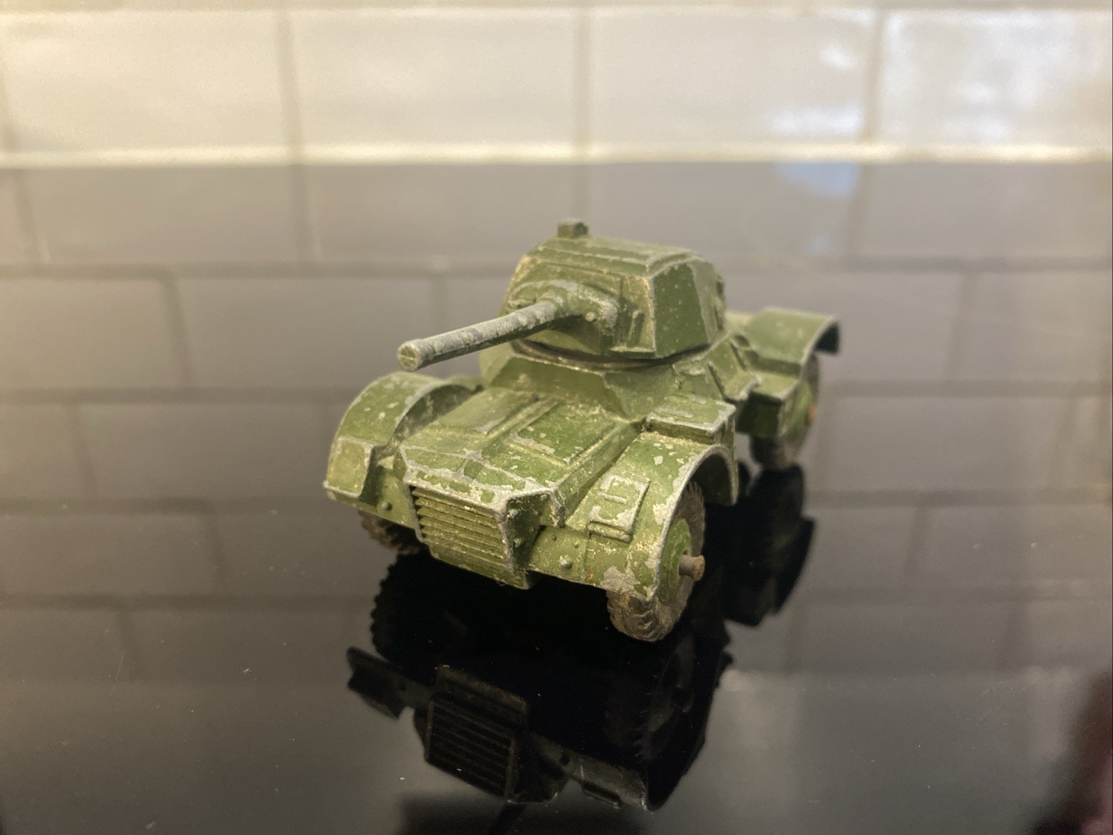 Dinky 670, Armoured Car - Free Price Guide & Review