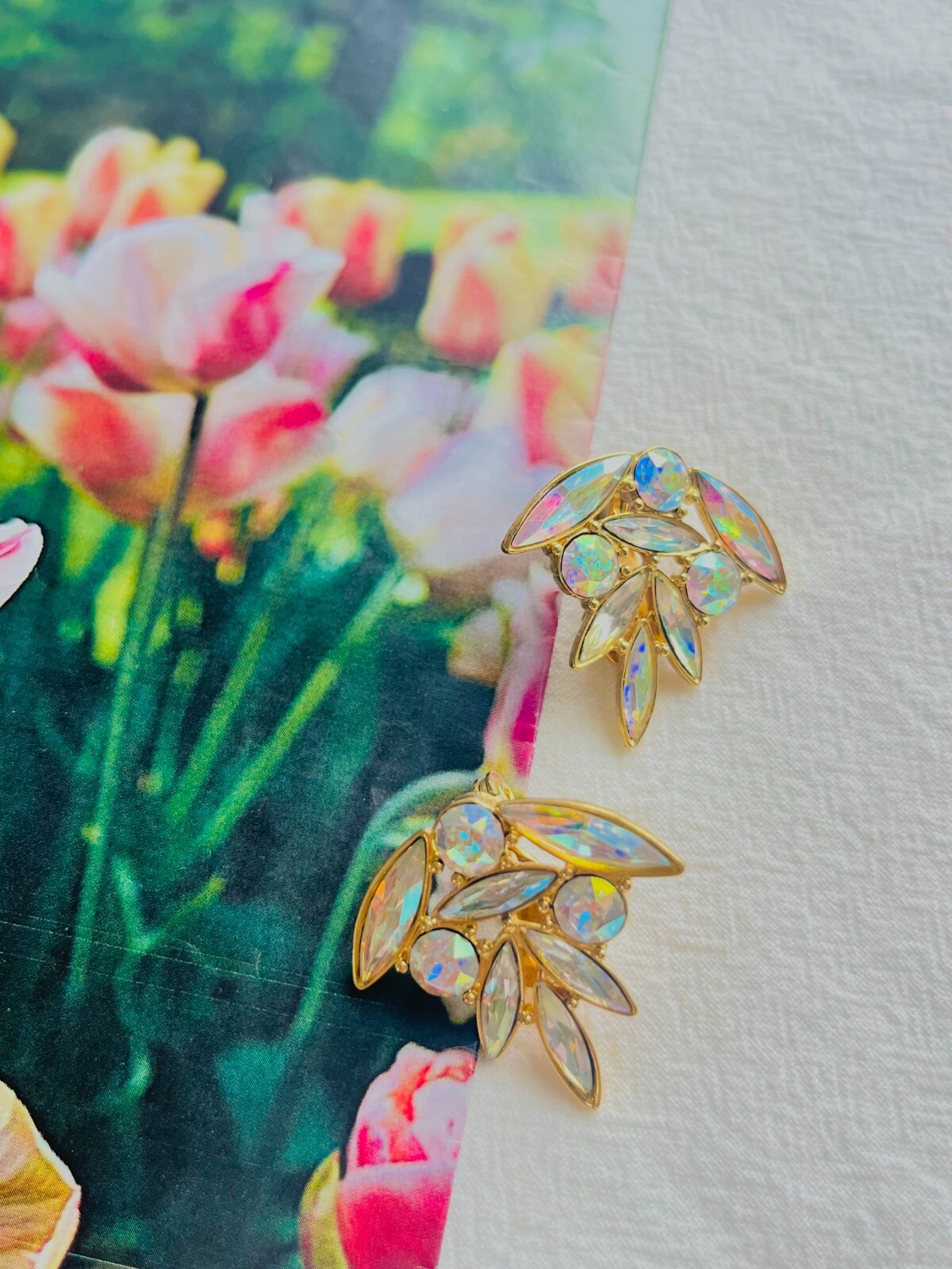 Orecchini Yves Saint Laurent YSL Vintage Aurora Boreale Cristalli a Grappolo Fiori