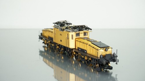 Marklin 24K Gold Limited 32560 Class Ce 6/8 II SBB Crocodile MFX w/Sound - Picture 3 of 8
