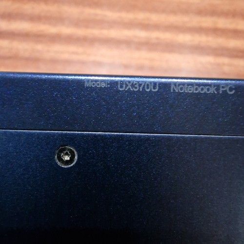 Asus ZenBook 360° Flip UX370U, i7, 13"3' , Win 11 , 512GB M2 SSD, 8Gb DDR4 RAM - Picture 19 of 24