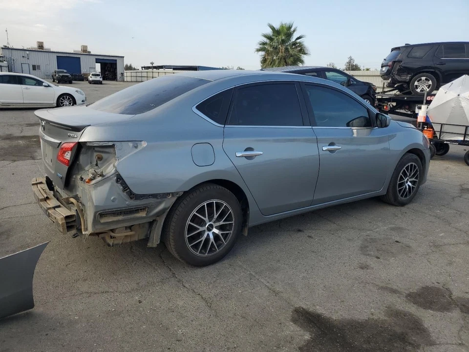 Tanque de combustible usado se adapta a: Nissan Sentra 2014 grado A Foto 3 de 4