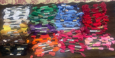 Vintage Lot Of 114 VARIOUS Colors DMC JP COATS Embroidery Floss Thread +BOOKS