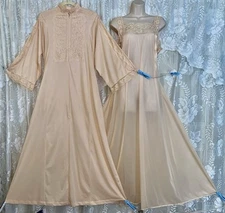 VTG FANCY M L Apricot Nylon Hostess Peignoir Robe Nightgown Gown Inset LACE Set