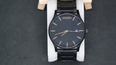 MVMT Herrenuhr Classic, Schwarz, mit Datum
