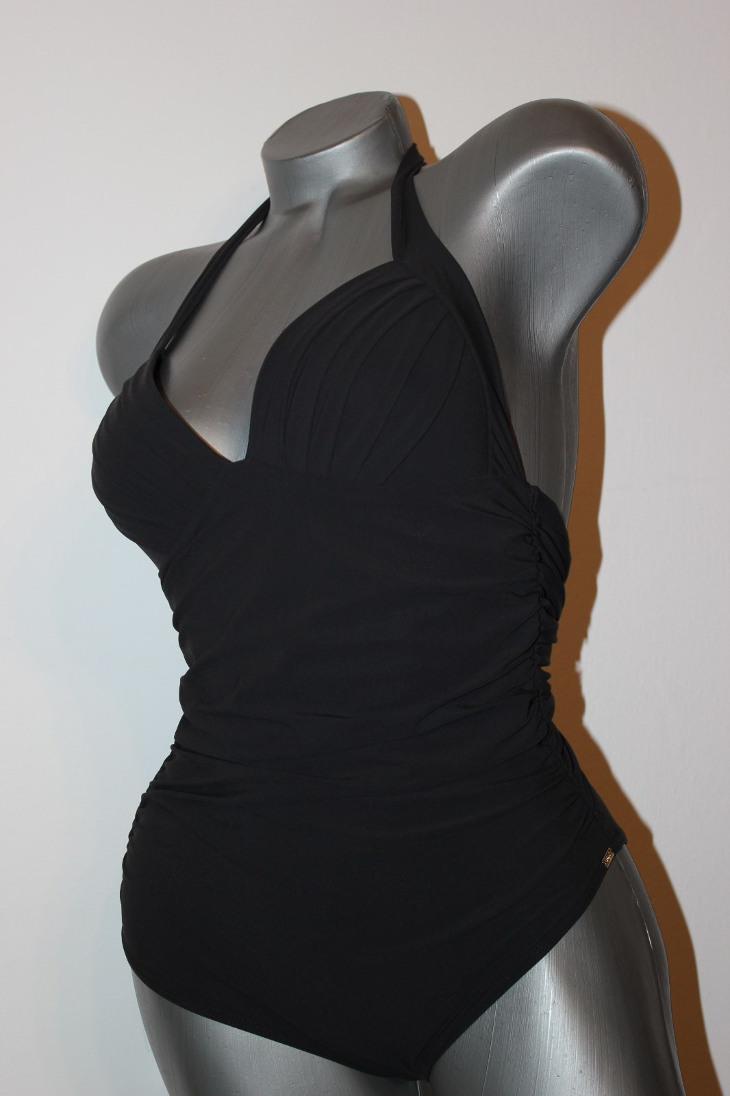 Picture 2 of 9