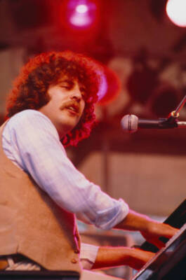singer songwriter Dean Friedman performing on stage circa 1980 - Old Photo 1