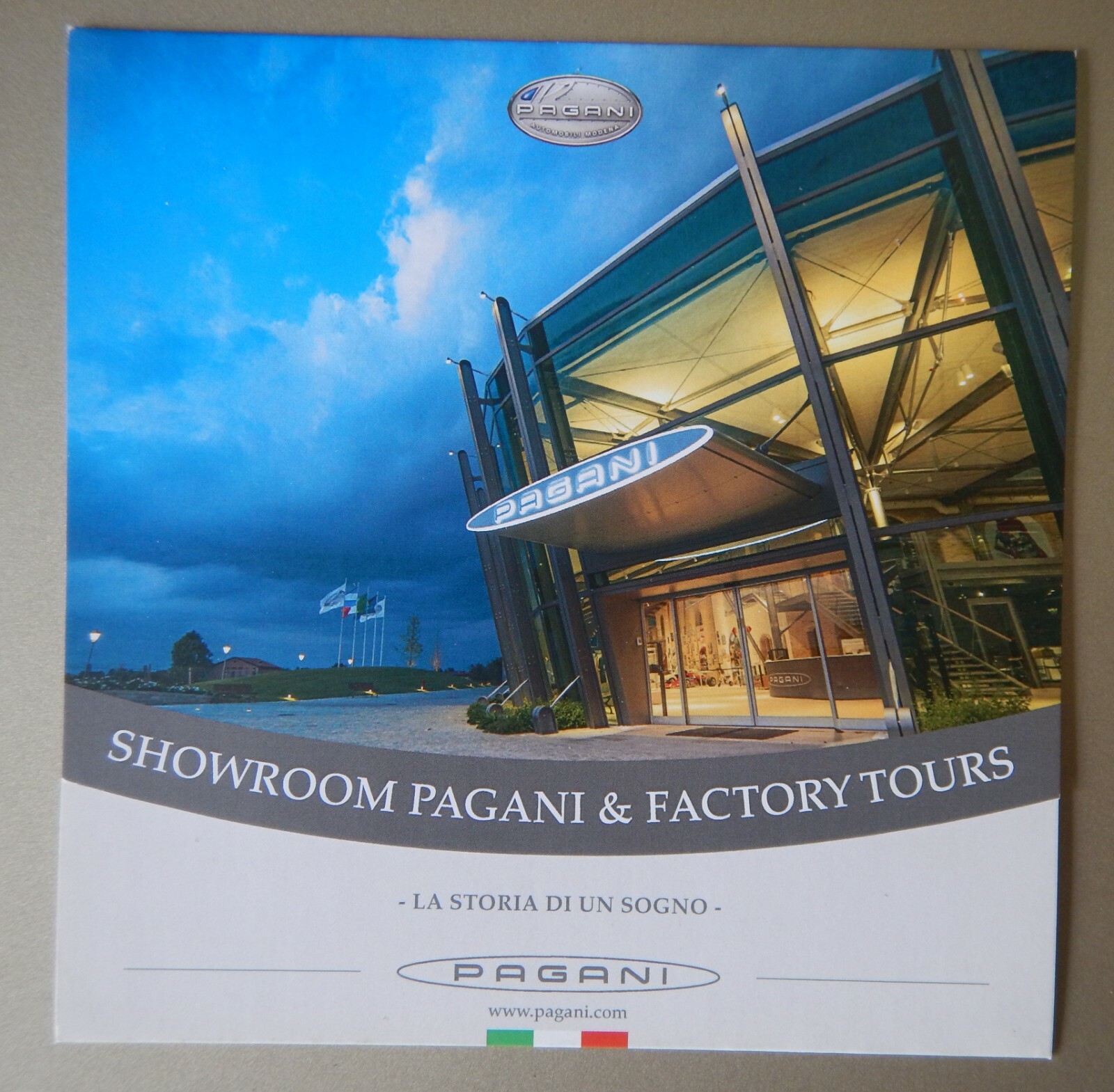 PAGANI Showroom & Factory Tours orig Small Format Brochure Prospekt - UK / IT