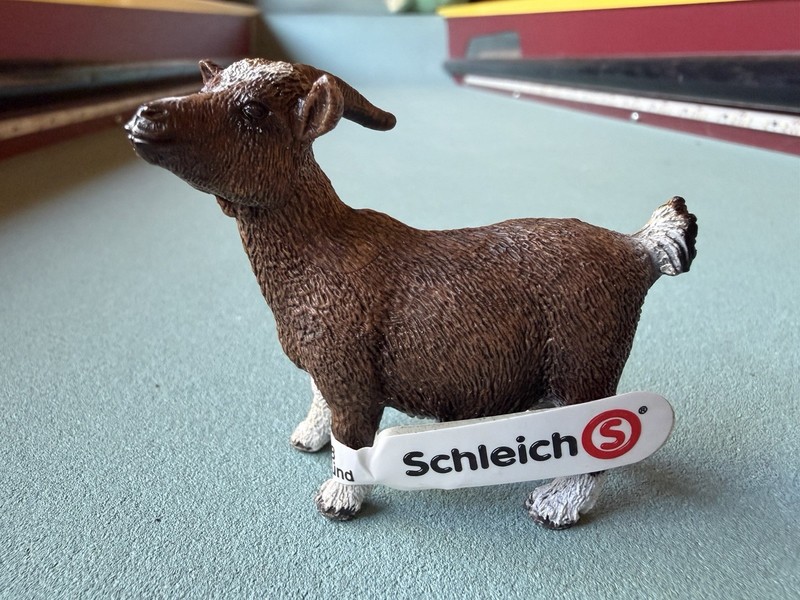Schleich Brown NANNY GOAT Figure Farm Pygmy Animal Toy Retired 13715 W/ Tag