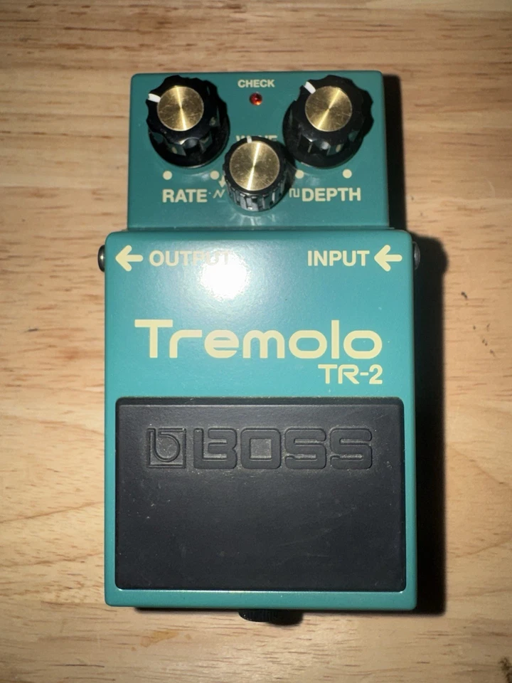 Boss TR-2 Tremolo Guitar Effect Pedal Moderately Played, Includes Box - Image 3 of 3