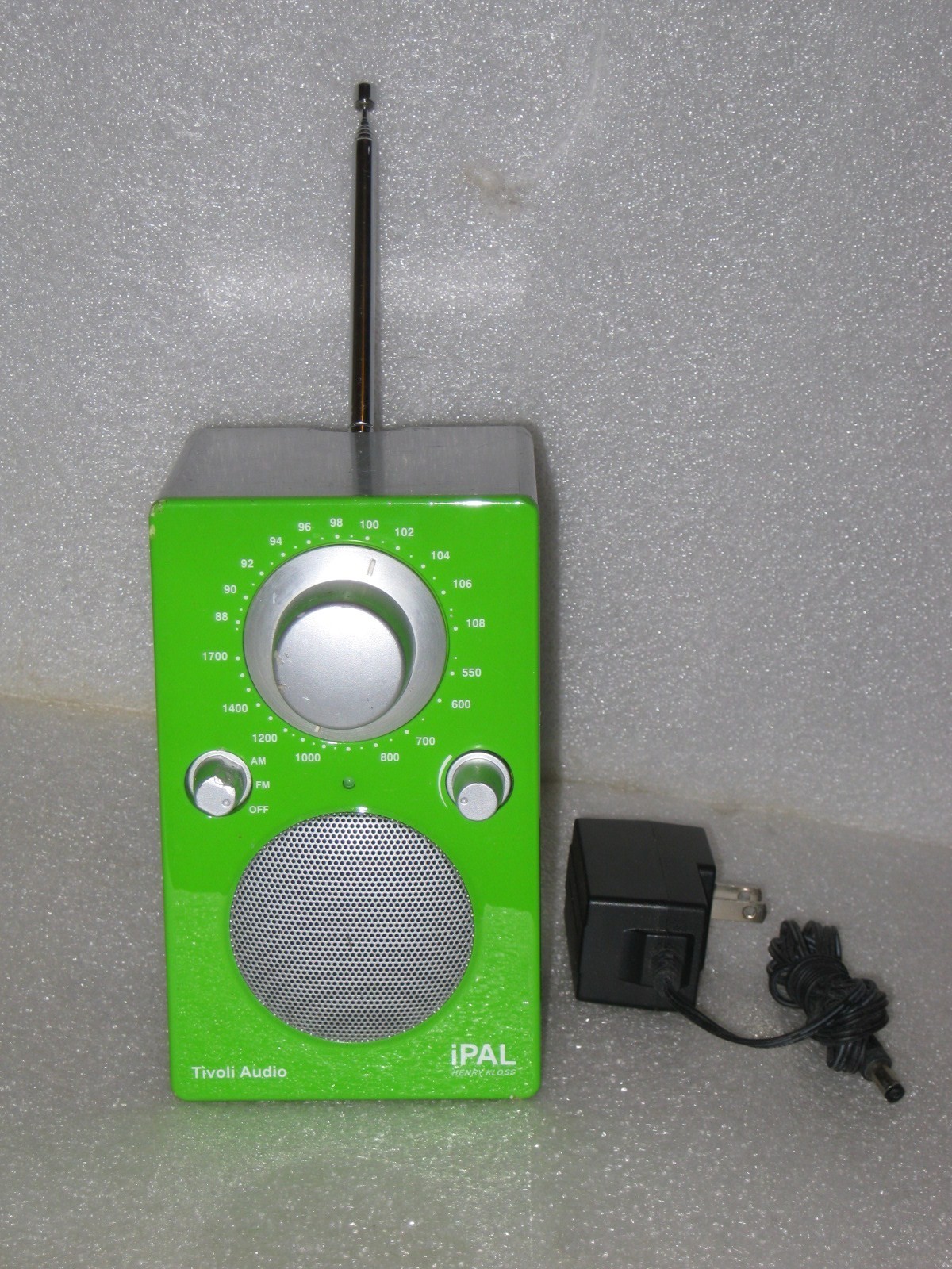 Tivoli Audio iPal Portable AM FM Radio w/Power Supply -Needs New Battery - Green