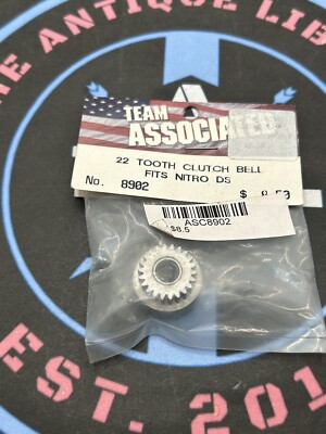 Team Associated. 22 TOOTH CLUTCH BELL FITS NITRO DS. Item #8902 New Old Stock.