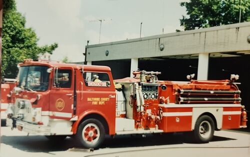 1990's Fire Truck Fighter Fighters Photo Print 6x4 Baltimore MD Maryland Eng 101 - Afbeelding 1 van 2
