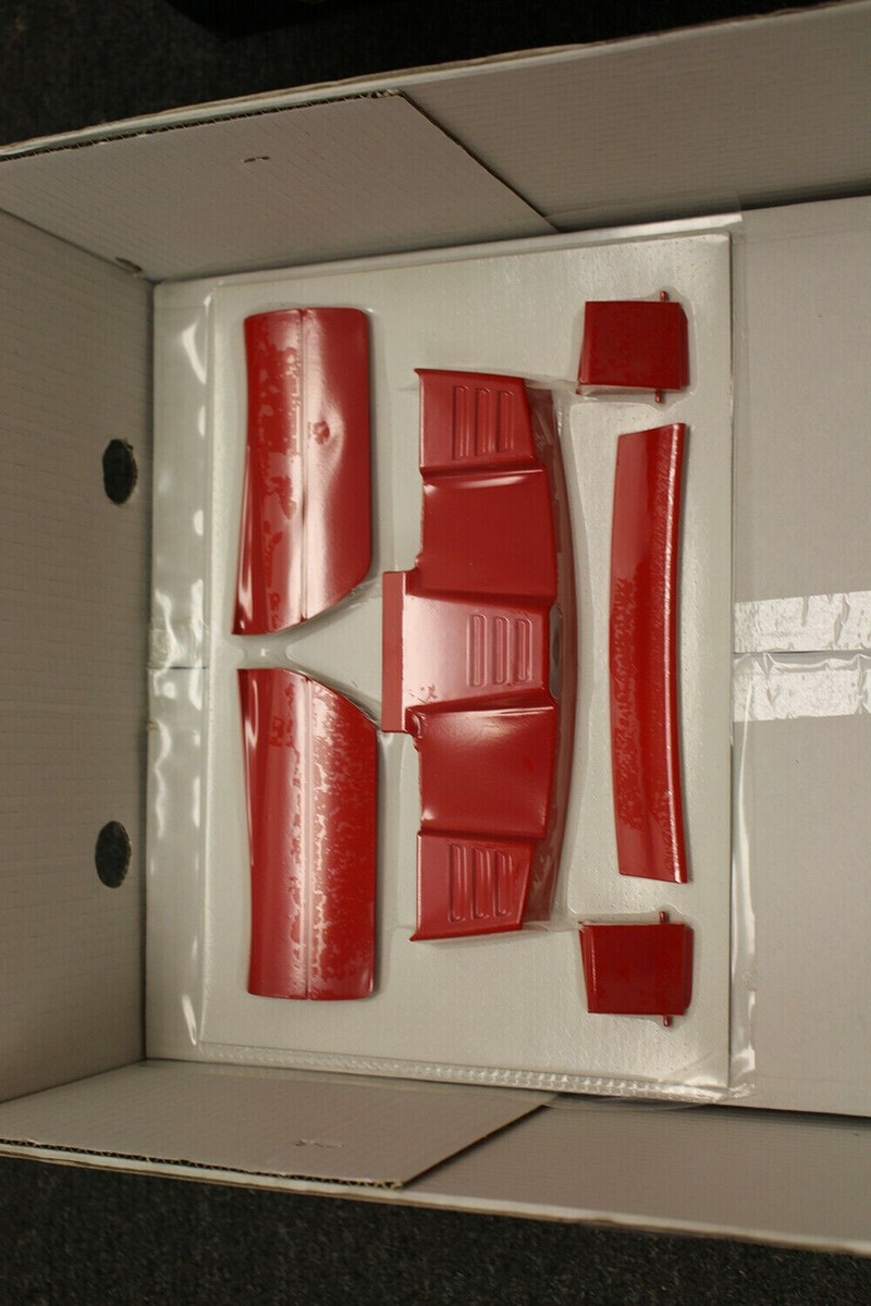 Pocher Ferrari F40 1/8 by Rivarossi à monter | eBay Pocher Ferrari F40 1/8 by Rivarossi à monter | eBay