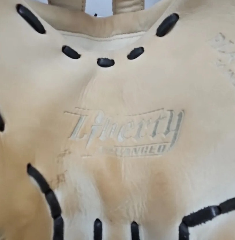 Rawlings Liberty Advanced RLACM34W 34” Softball Catchers Mitt Right