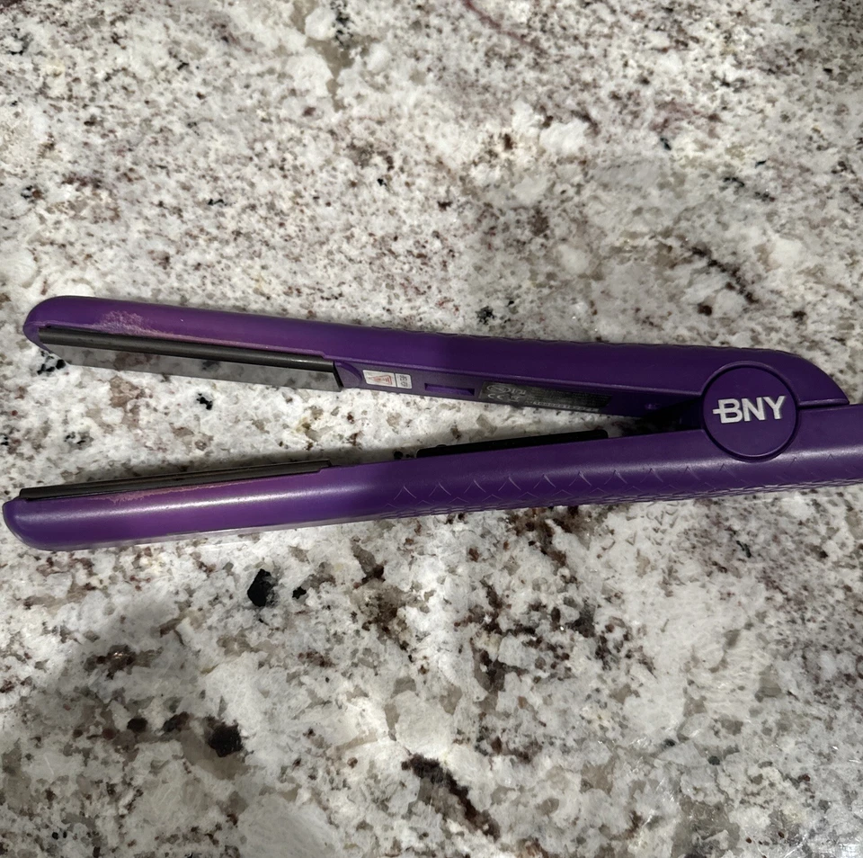 Brilliance New York Diamond 1,25” Cerámica Plancha Pelo Púrpura Foto 3 de 4