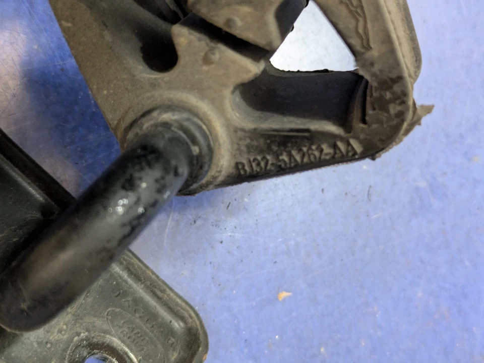 LAND ROVER RANGE ROVER SPORT mid EXHAUST MUFFLER hanger OEM 14-20 - Imagem 2 de 4