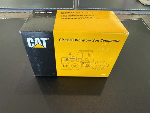 Launch Edition #111 NZG 1:50 CAT CP-563C Vibratory Soil Compactor - Picture 3 of 7
