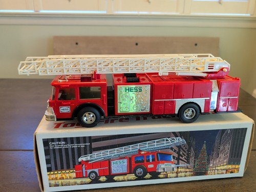 1986 HESS Toy Fire Truck Bank Red Made in Hong Kong