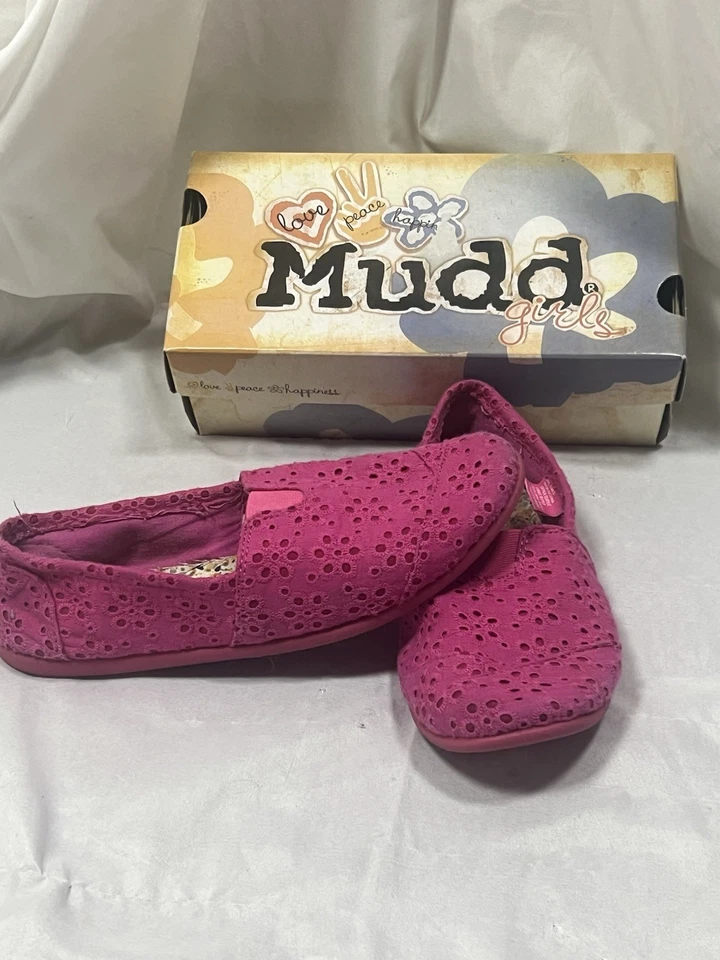 Zapatos sin cordones Mudd Girls rosa con ojales talla 5 ligeramente usados en caja en perfecto estado Foto 2 de 4
