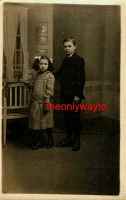 Willie und Sonia Pike, Lieber Vater, Sozialgeschichte, Coles Studios Postkarte