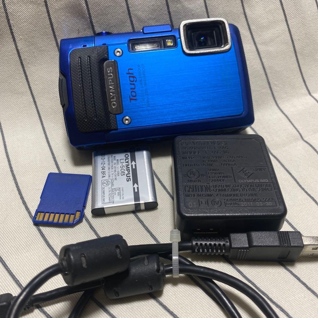Olympus Stylus TG-835 Waterproof Compact Digital Camera Blue with