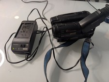 Sony Handycam CCD-TR400 VideoHi8 Camcorder 12x SteadyShot - Powers On