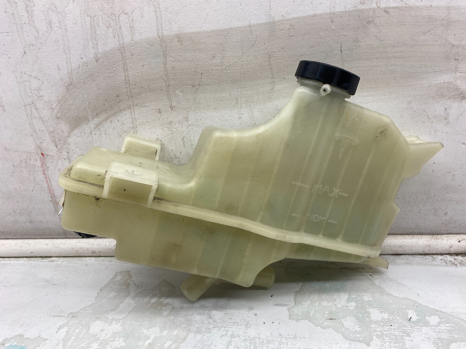 2012-2015 Tesla Model S MS Cooling System Reservoir Coolant Tank Bottle Assembly