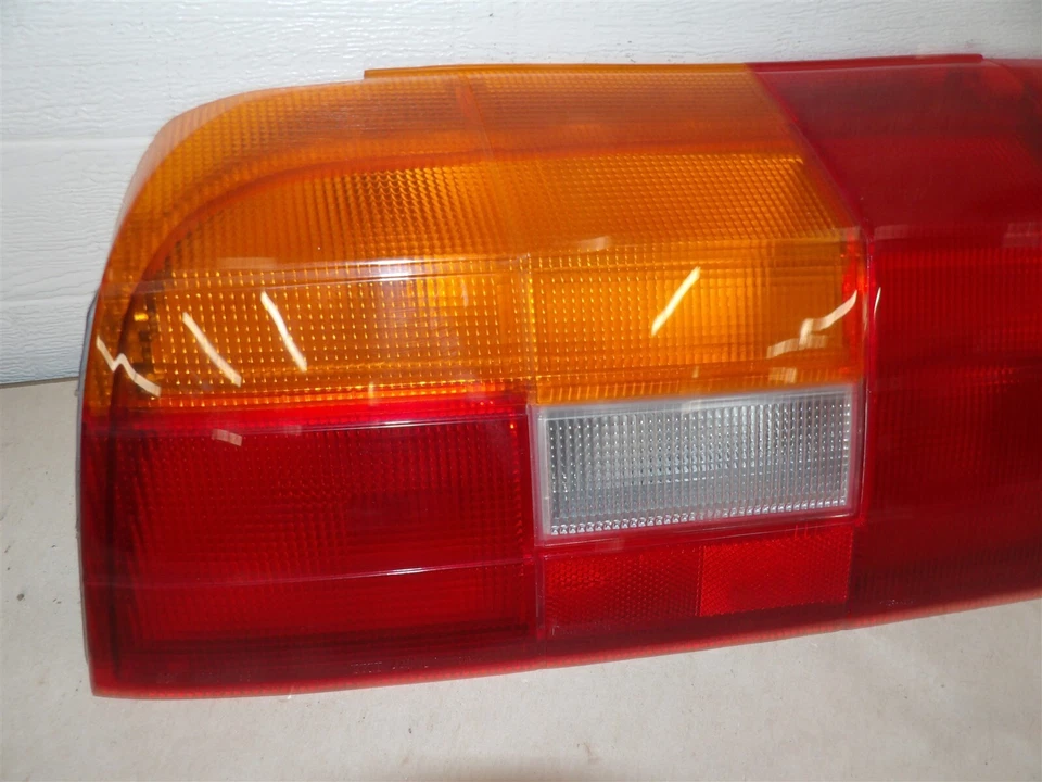 LÁMPARA TRASERA IZQUIERDA IZQUIERDA MONTAJE LUZ MERCURY CAPRI 1991-93 EXCELENTE ESTADO Foto 3 de 4