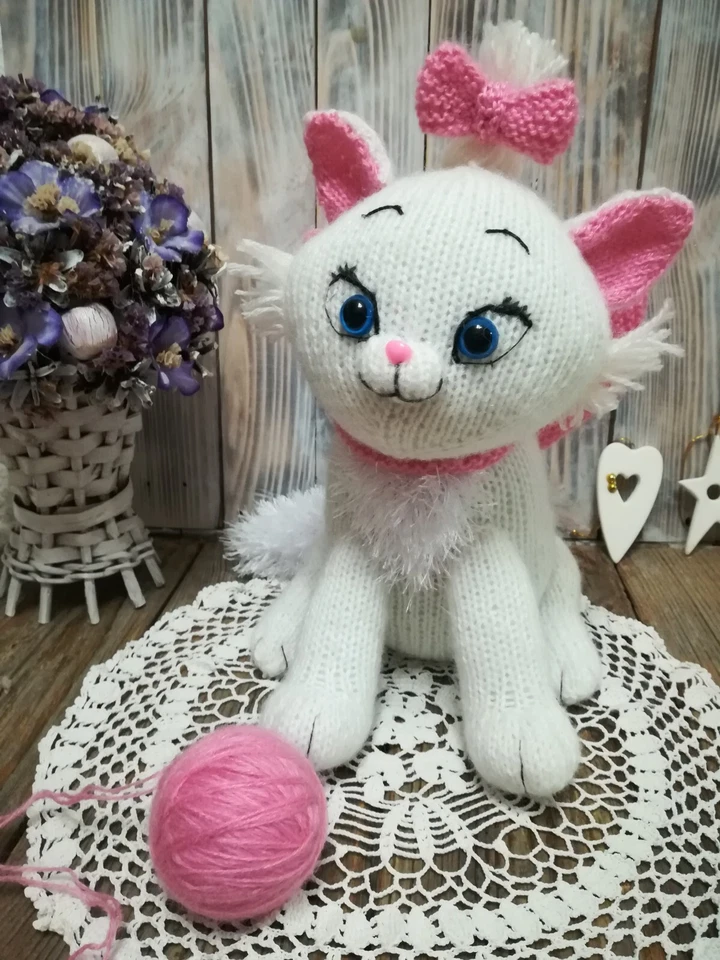 Toy knitting patterns - knit your adorable white cat Marie with a big pink bow - Image 2 of 4