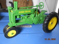 VTG JOHN DEERE MODEL A ERTL 1/16 DIECAST TRACTOR