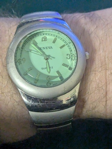 Geneva Women's Quartz Watch Japanese movement Green Dial New Battery - Picture 6 of 7