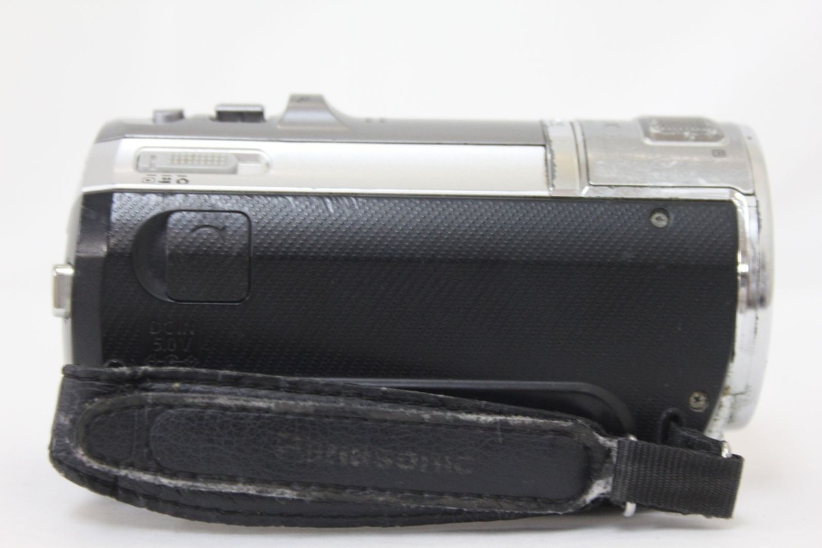 Panasonic　HC-V700M Panasonic HC-V700M HD camcorder with 16GB of flash memory at