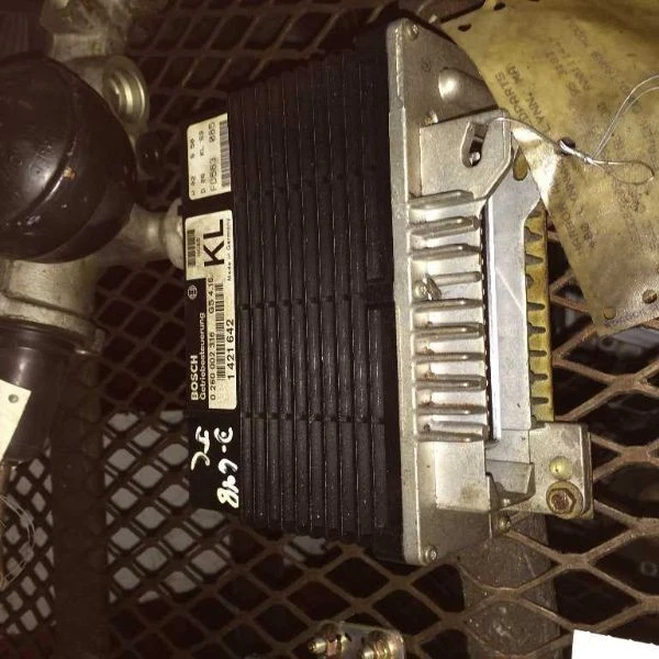 94 95 96 97 BMW 318I CHASIS ECM MÓDULO TRANSMISIÓN Foto 2 de 2