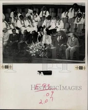 1978 Press Photo Texas Governor Dolph and Mrs. Briscoe address church meeting.