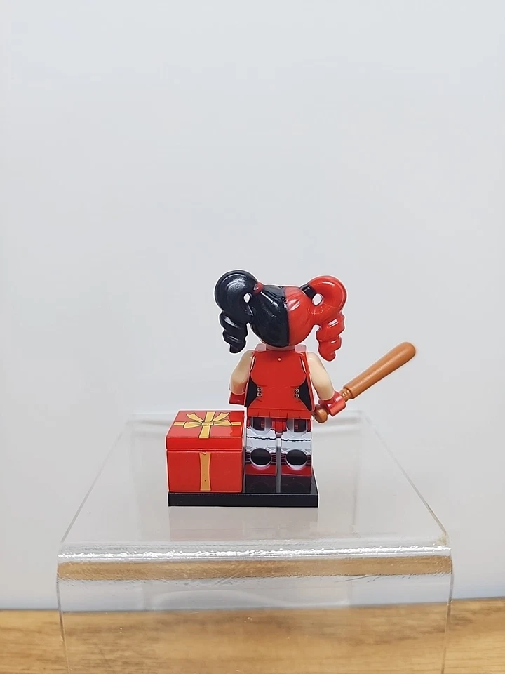 Minifigura personalizada Harley Quinn Mrs. Claus nueva Foto 3 de 4