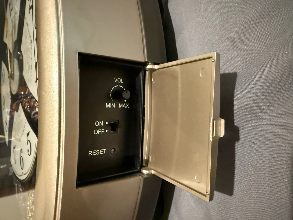 Seiko Starry Night Melodies In Motion Oval Wall Clock Color Lights Music - Image 3 of 4