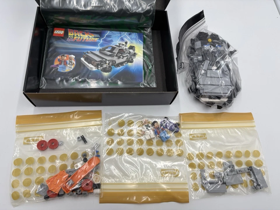 LEGO Back to the Future DeLorean Zeitmaschine Set 21103 - Bild 3 von 3