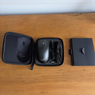 Asus ROG Harpe Ace Extreme - Carbon Fiber Wireless Lightweight Gaming Mouse