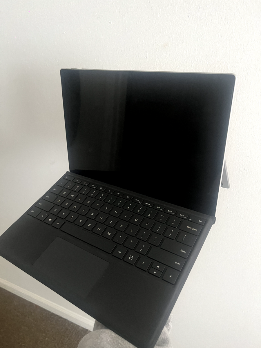 Microsoft Surface Pro 7 - 10th Gen Intel Core i5 - READ Microsoft Surface Pro 7 - 10th Gen Intel Core i5 - READ