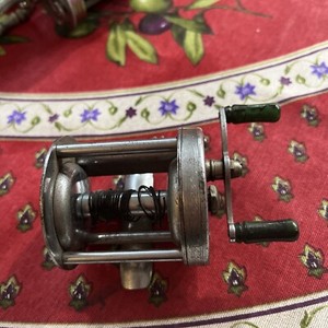 Utica Caster Fishing Reel Company Spearmint Bakelite Handle Vintage 