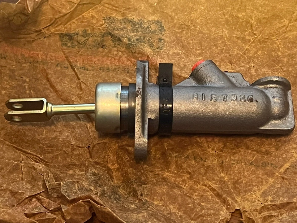 Cilindro maestro de freno genuino LUCAS 875 Jaguar MK2 tipo XK150 Daimler - C27160 Foto 2 de 4