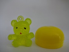 Altes Spielzeug / Hellgrüntransparentes Bärchen