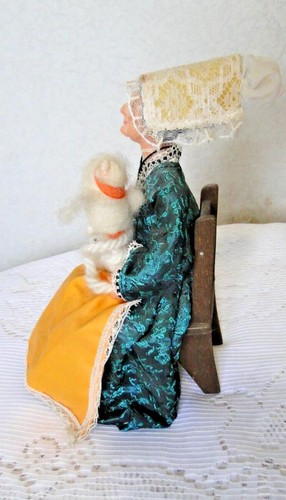 Doll Handmade Santon ancien Provence habillé FEMME assise fileuse de laine S272 - Picture 3 of 6
