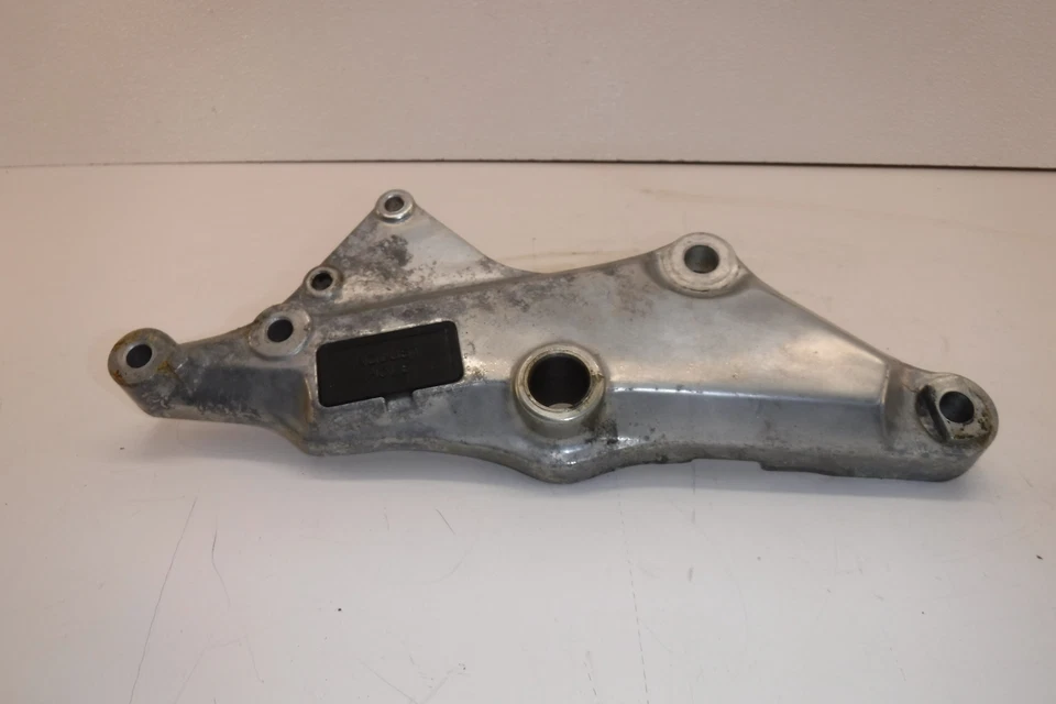 1977 honda cb750f REAR BACK FOOTPEG SUPPORT FRAME SUBFRAME RIGHT EXHAUST MOUNT - Image 4 of 4
