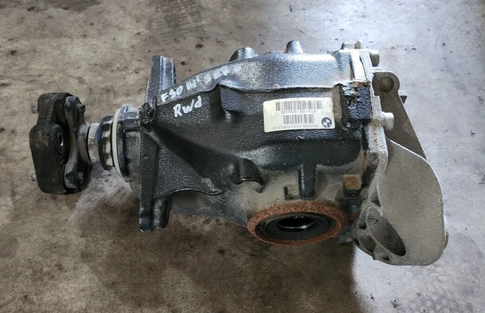🥇14-18 BMW F30 F31 N47N 328d 328dx REAR DIFFERENTIAL CARRIER 2.81 RATIO OEM - Image 2 of 4