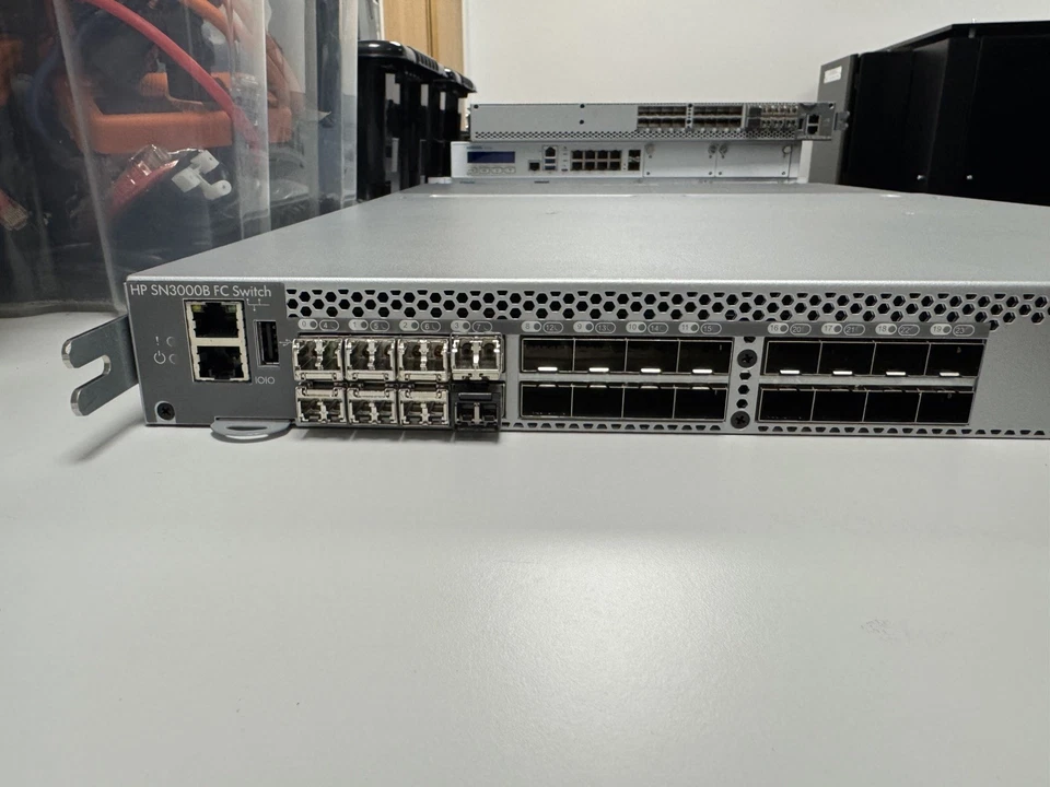 QW937A HP SN3000B 16Gb 24 Ports Active Fibre Channel Switch + 8x 8GbE SFP+ - Image 2 of 4