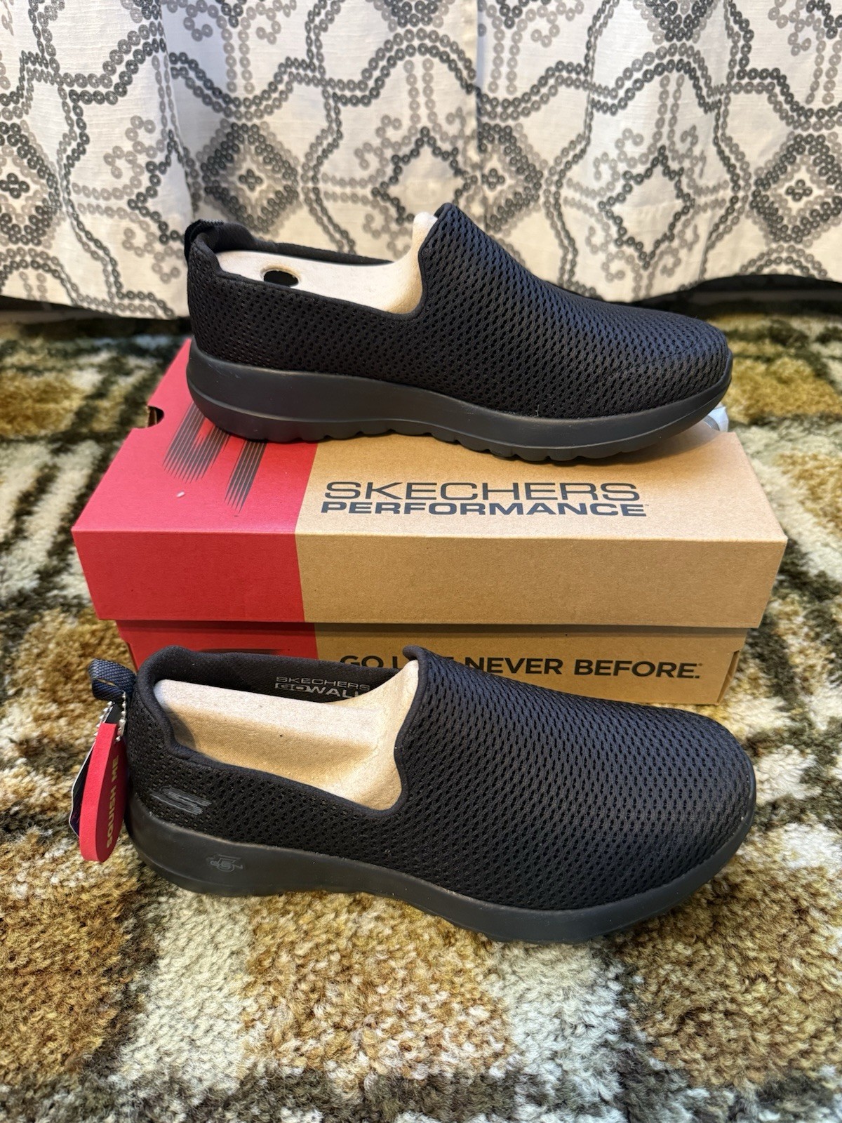 Skechers Go Walk Joy Gen 5 Cushioning Slip-On Knit Black Size 7.5